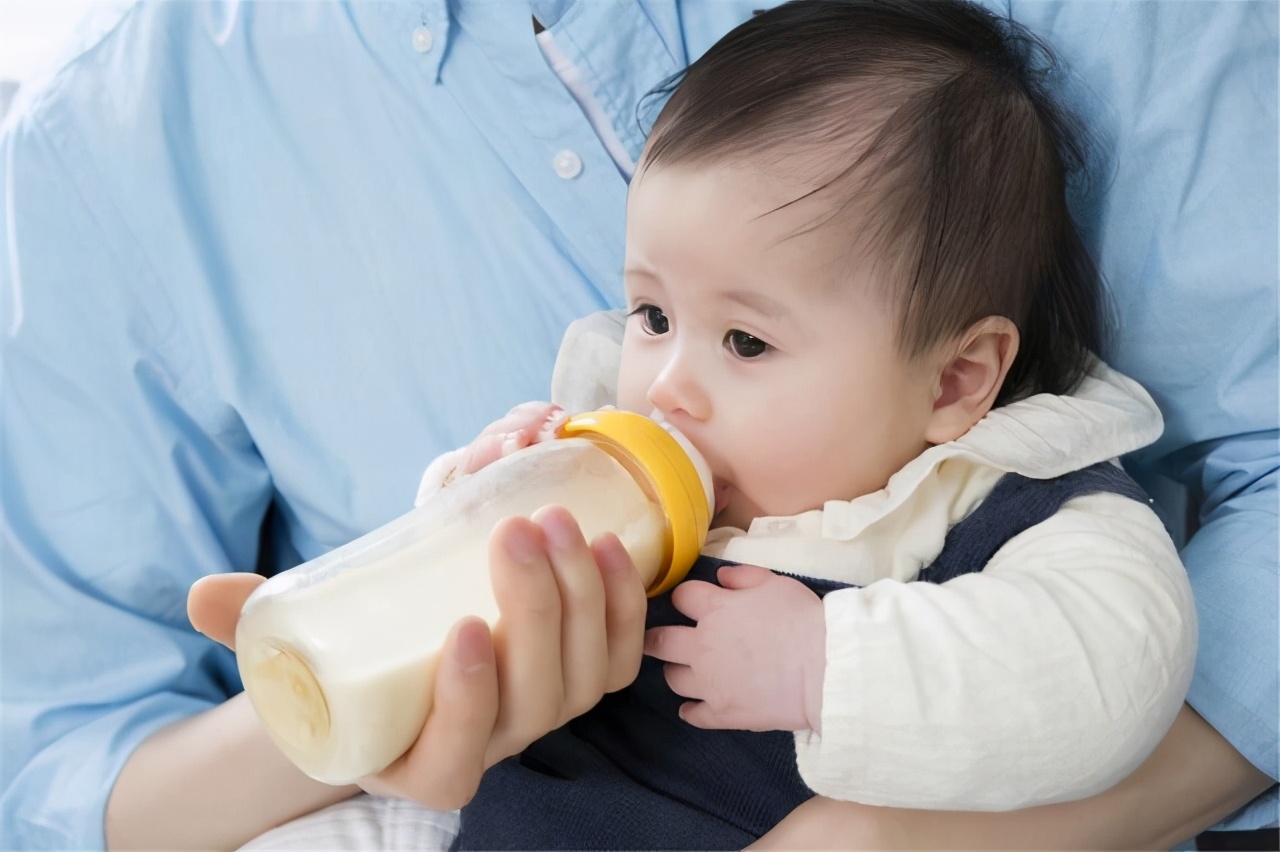 宝宝不吃奶粉怎么快速追奶的方法（急急急！奶水不够宝宝吃，不想再加奶粉了，到底怎么追奶？） | 说明书网