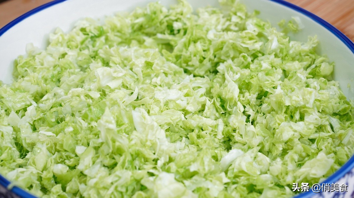 饺子馆不外传的白菜猪肉馅做法，不腥，不腻，鲜嫩多汁真好吃