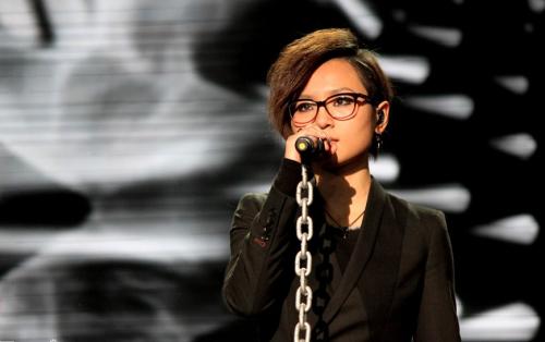 关晓彤的高考成绩单（周笔畅高考分数681分）