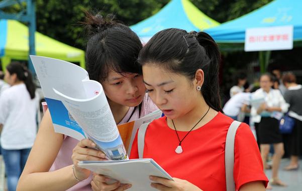 河南人注意！这5所院校“害人无数”，被“官媒”痛批毕业证无用