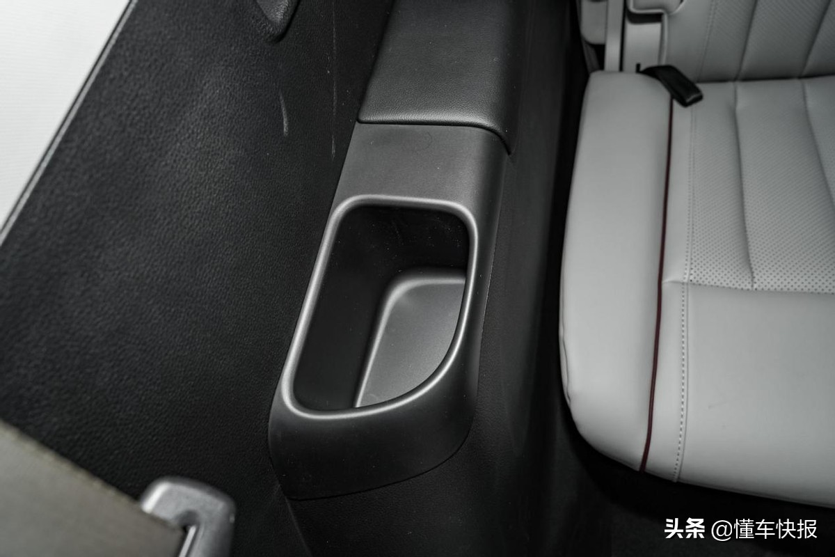 合资+6座+2.0T+中大型SUV，一文带你了解福特领裕