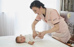 为什么越来越多年轻人去做母婴护理师和育婴师的区别是什么