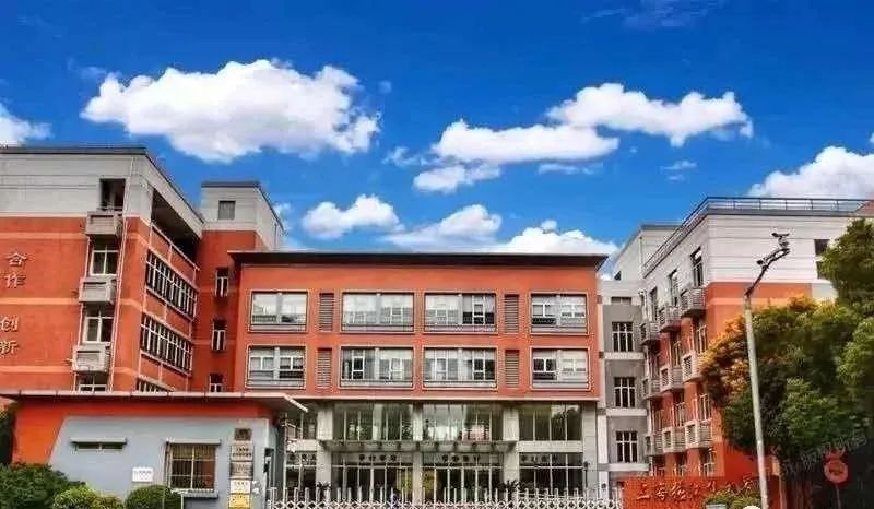 上海TOP100初中榜单出炉！华育稳坐“王位”，兰生复旦紧跟