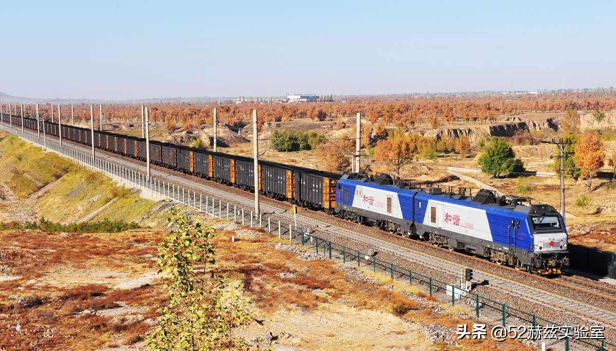 长度2.6公里载重2万吨，国产万吨运煤重载列车，这就是中国速度