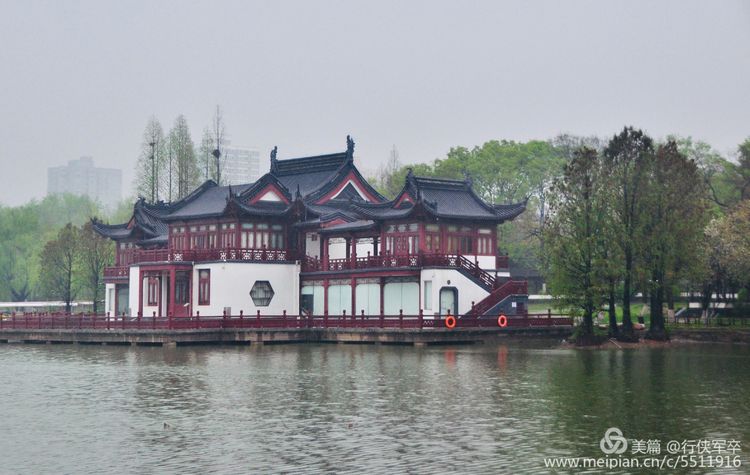 莫愁湖——粉黛江山，留得半湖烟雨；王侯事业，都如一局棋枰