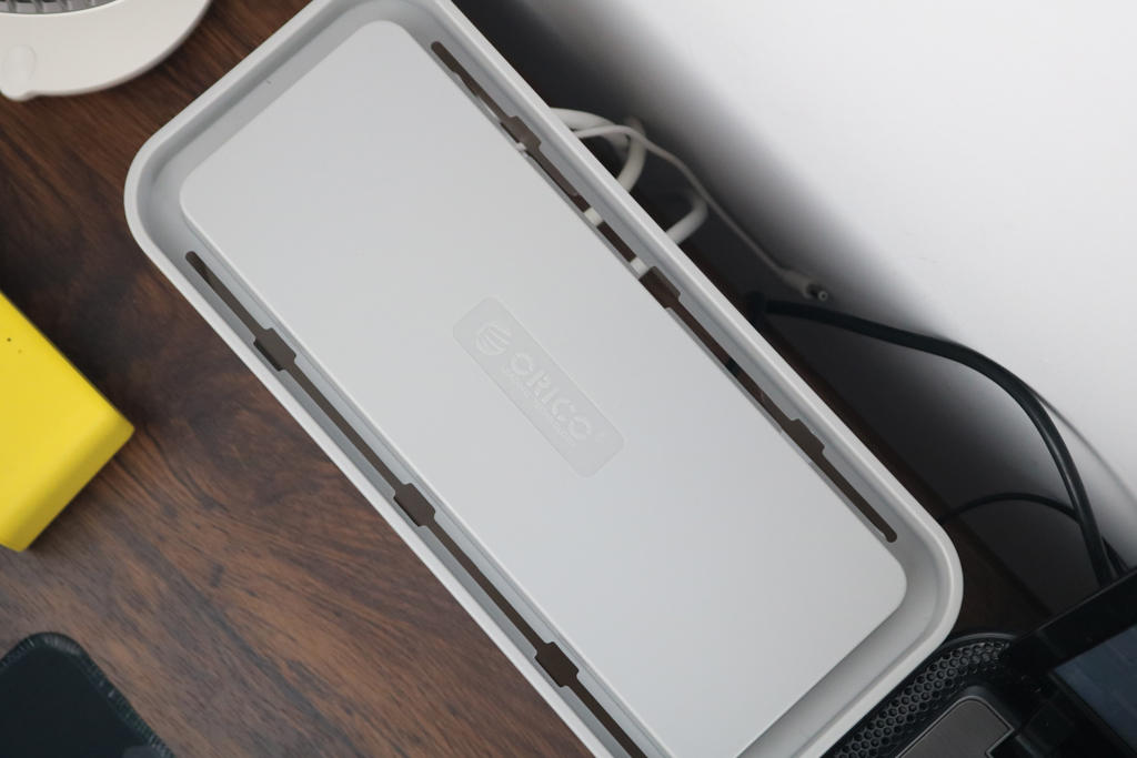 桌面排线凌乱有高招 奥睿科帮你整理 秒变整洁