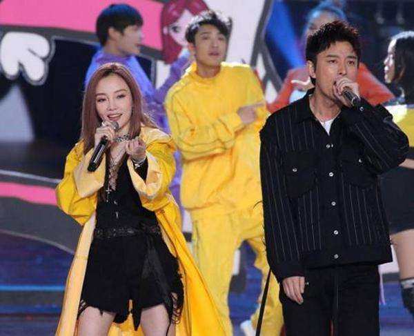大快人心！这7位“不死心”的翻车艺人，再折腾也无法复出了