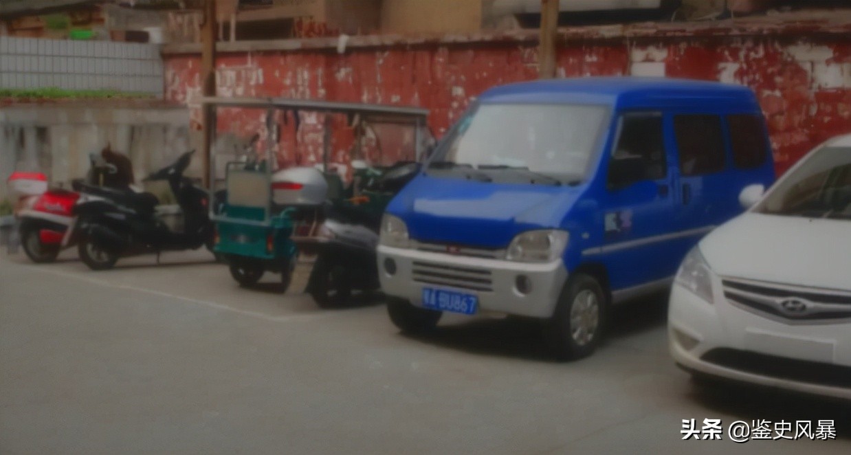 2012年，16岁女生命丧椅子山密林,离校仅2公里,两条白布找出真凶