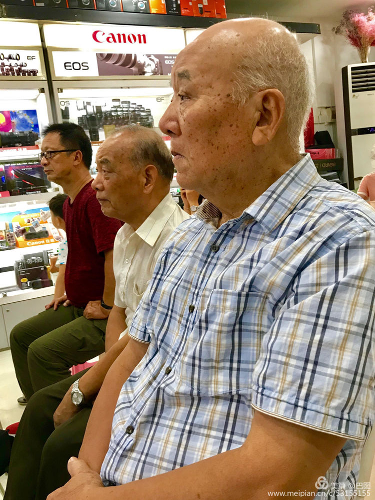 10月7日重阳节，十几首诗词100幅照片，致敬天下老年人