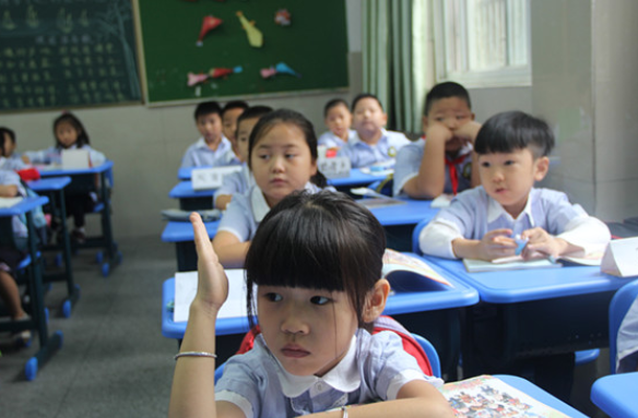 上小学拼音要一个月学完？没上“学前班”的娃，上一年级后咋样了