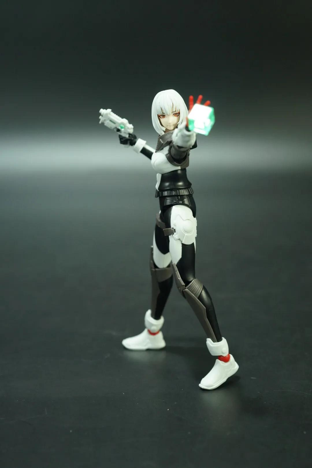 万代人形拼装 王牌战士 银