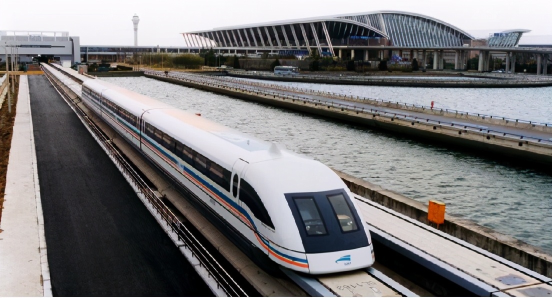 时速600公里！中国造出世界最快高铁，美日叹息：10年内追不上