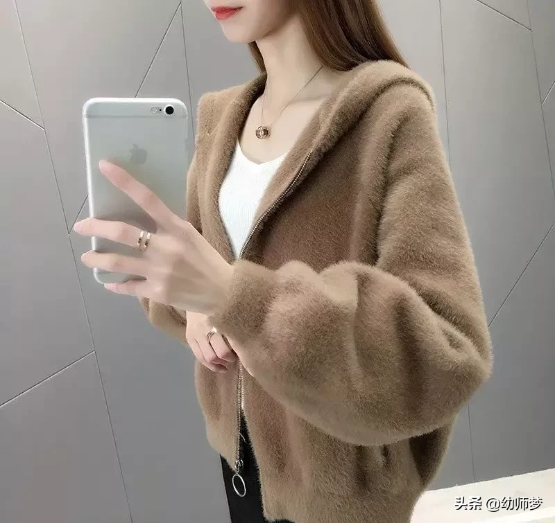过年最迷人毛衣，叫“仿水貂绒”，时髦百搭，满足女性的美丽愿望