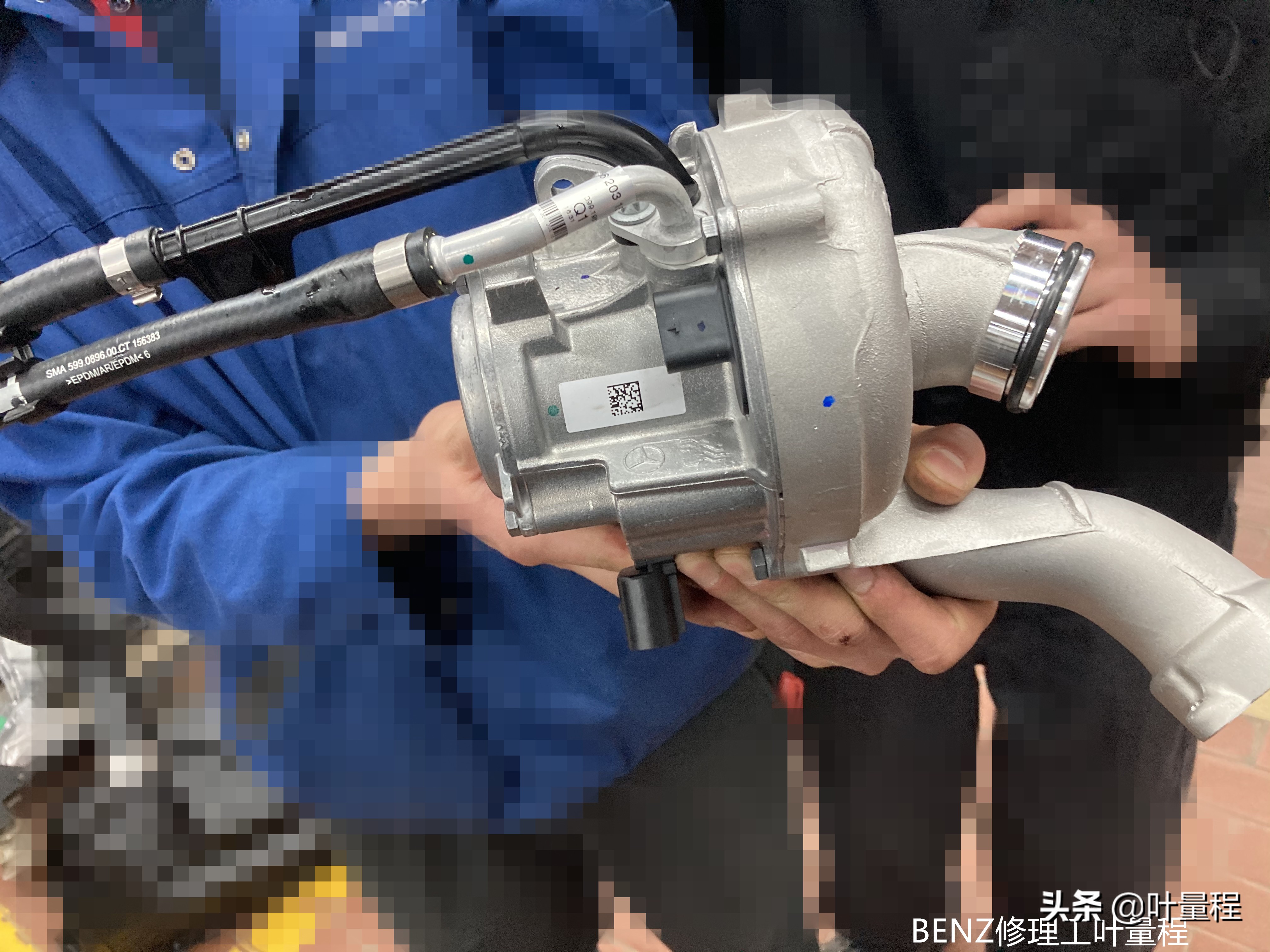 奔驰M256发动机电子涡轮介绍