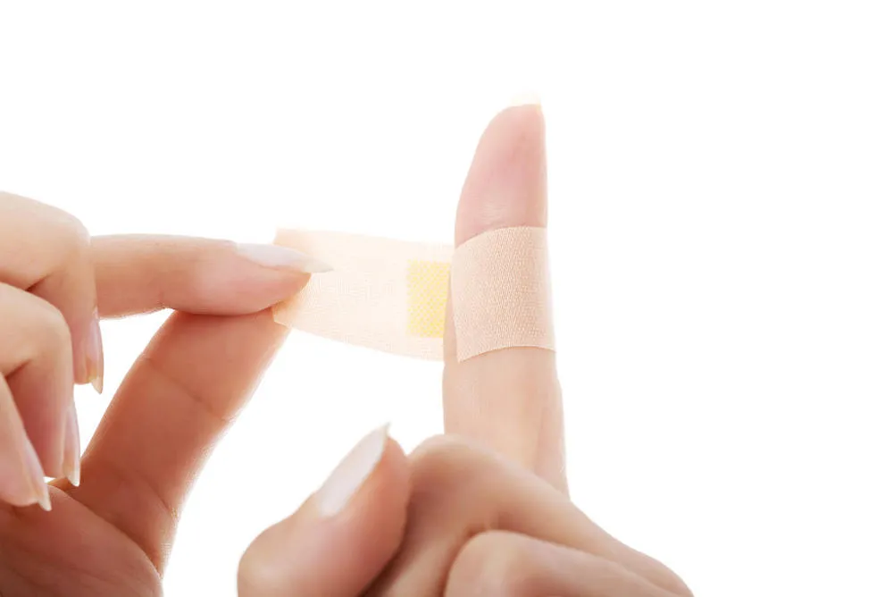 一扭伤就贴膏药=“火上浇油”