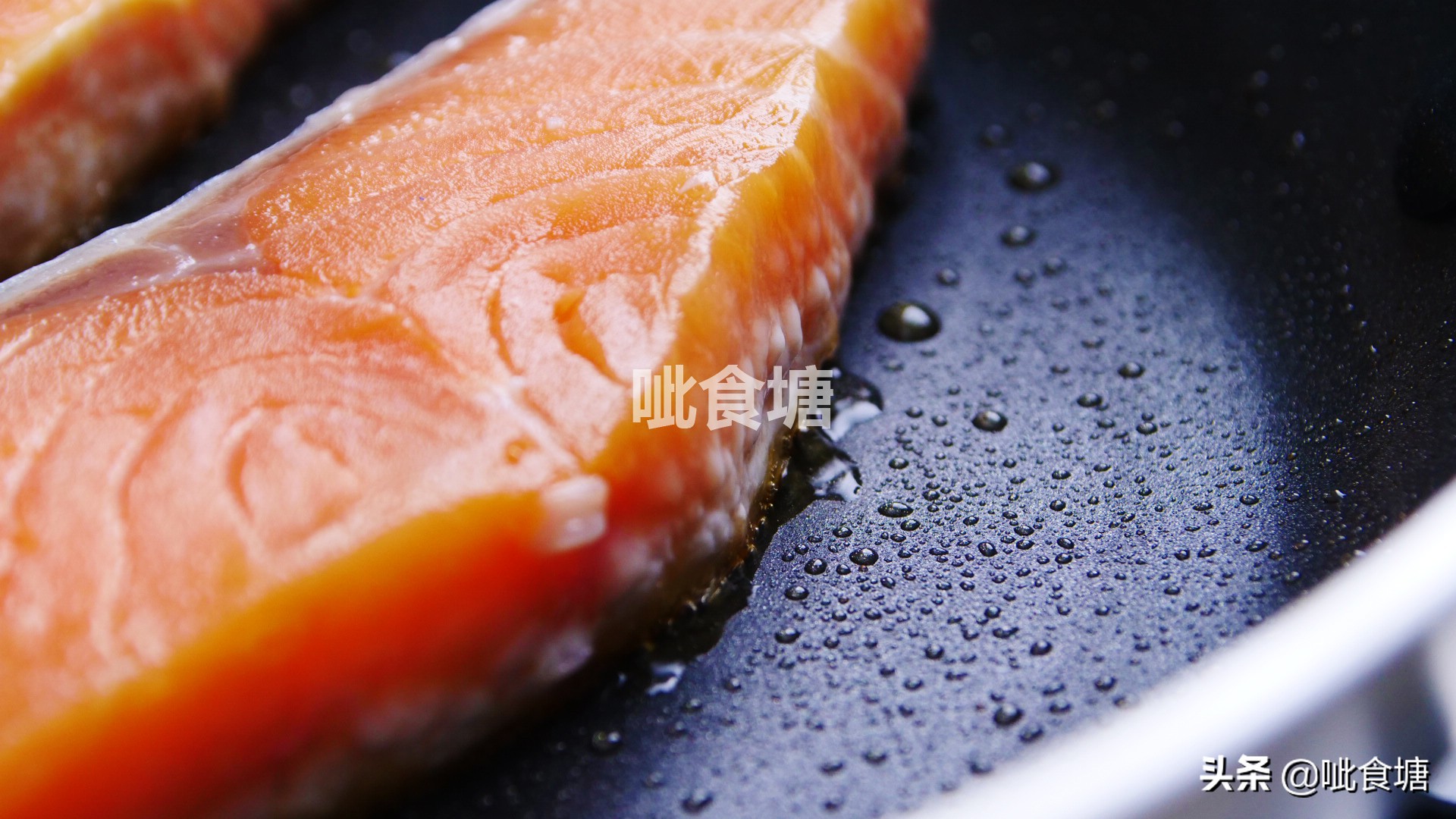 不用一滴油 三文鱼这种做法比生吃还美味 更营养健康 孩子特爱吃