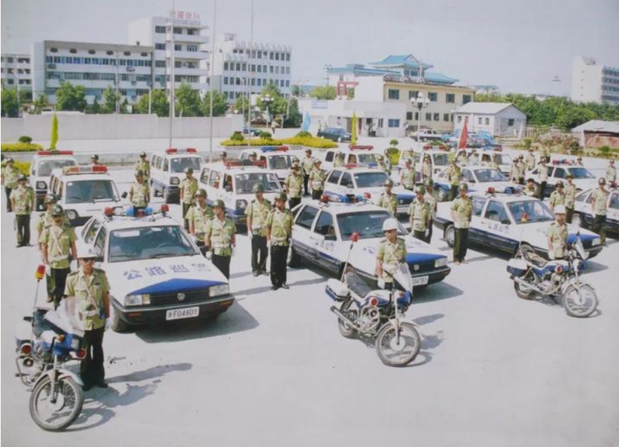 1997年，上海1个月内14人被敲头，警方用一台BP机锁定敲头魔