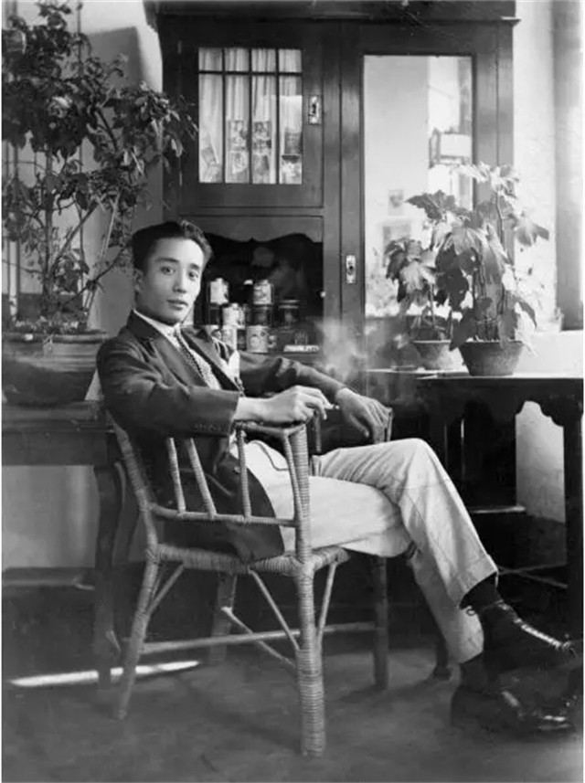 ���ũ����2��Ů��²��Ϊ��Ҫ�ŵ�����ѥ�ģ����Ļش���սʿ����