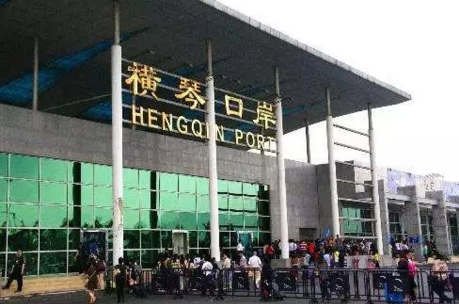 价值百亿的免税店牌照唤醒这4只低价股票