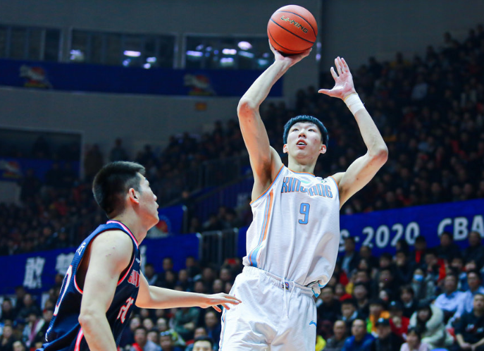 周琦为什么会无缘nba(持续进步的周琦，真的就无缘NBA吗？这些因素让休城需再续周琦)