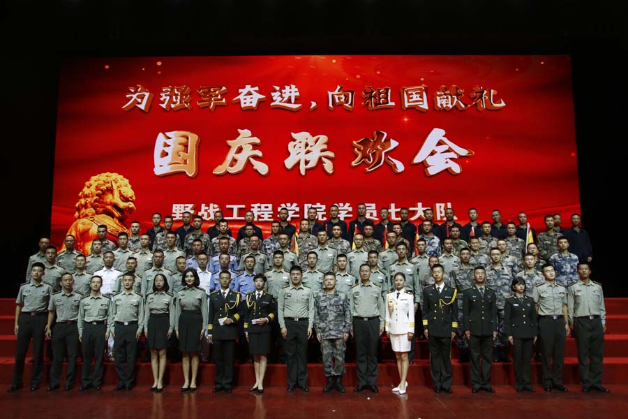 献礼华诞 | 解放军及武警部队“双节”晚会大联欢