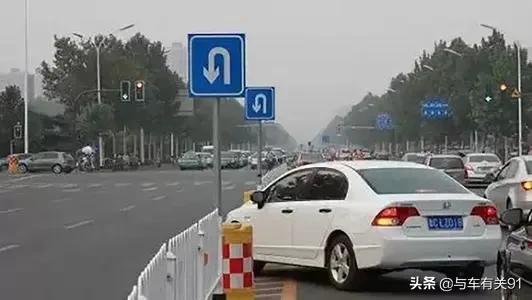 路口掉头用不用看信号灯？这才是正确走法，很多新手走错被扣分