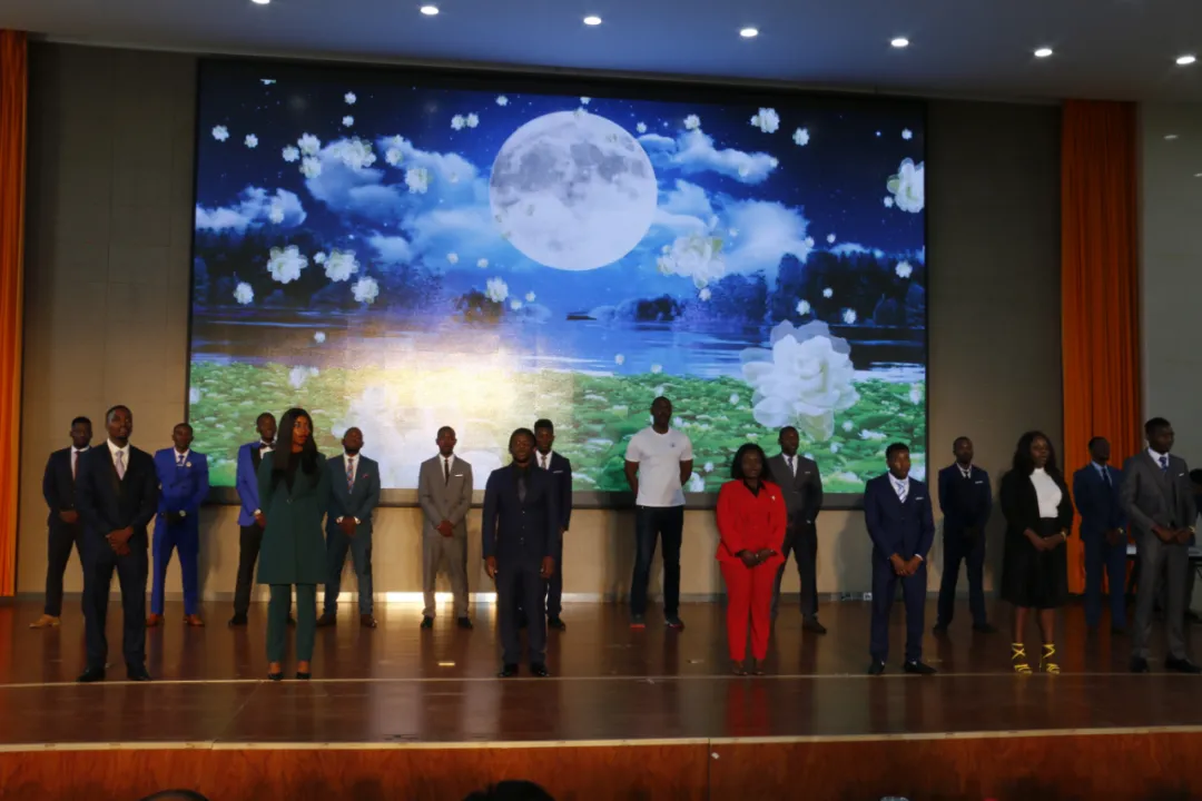 白银矿冶学院举行教育部、有色行业教育汇报会暨留学生毕业典礼