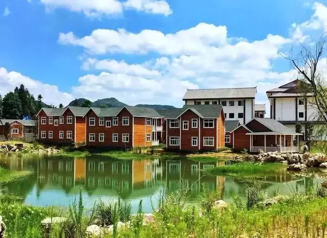 这是贵州村庄？感觉像欧洲童话小镇！春节自驾游就去这里耍！