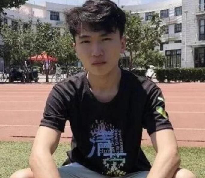 高考状元杨（他高考以674分考上清华）