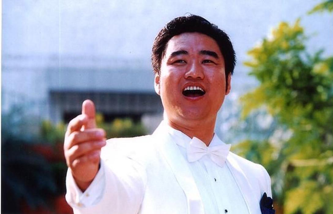 施恩的故事污漫画简短 _飞翔号