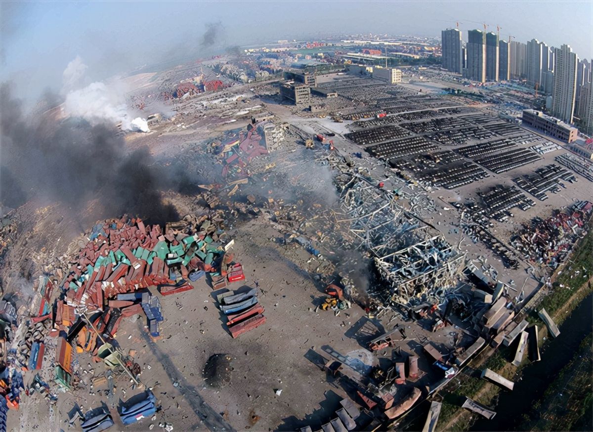 天津港爆炸案发生后,当地的有关部门便迅速成立调查组调查事故发生