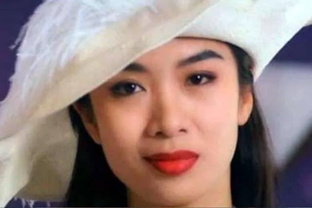 香港十大公认性感女星榜单：真实魅力，拒绝刻意伪装