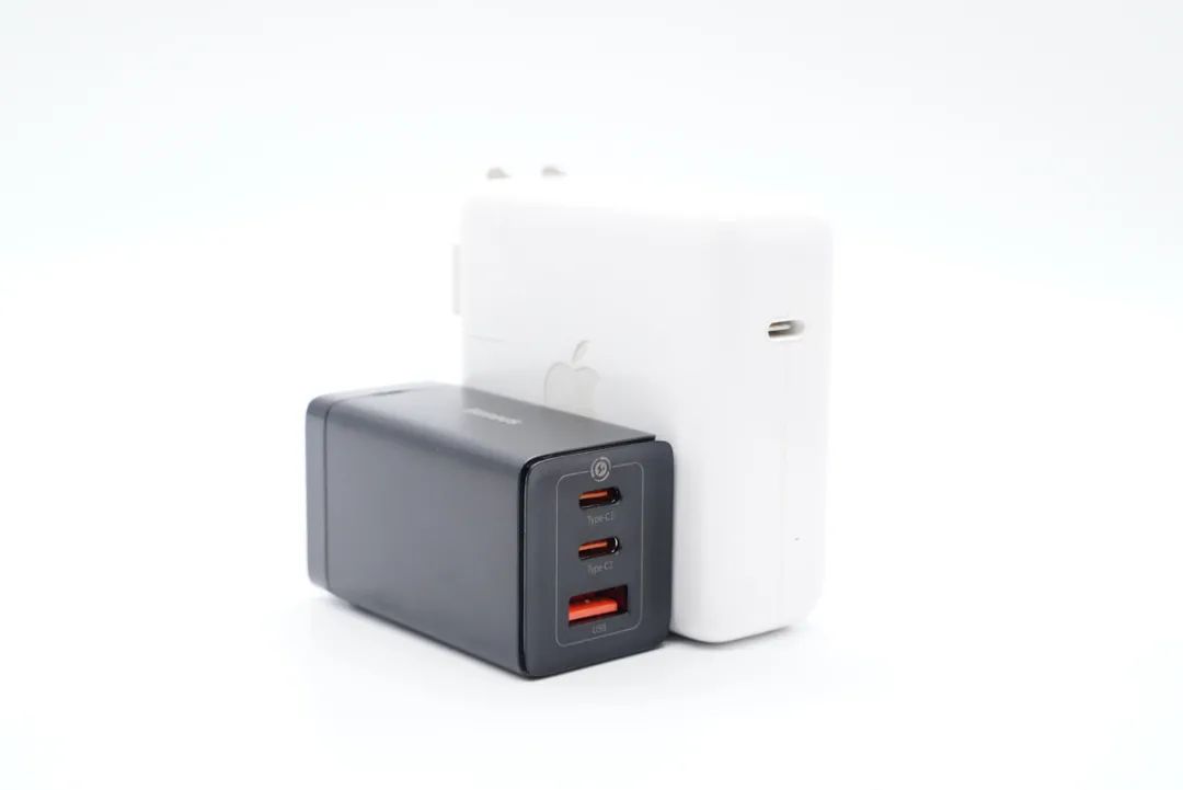 全新设计，突破体积极限，拆解国产控制器65W氮化镓快充