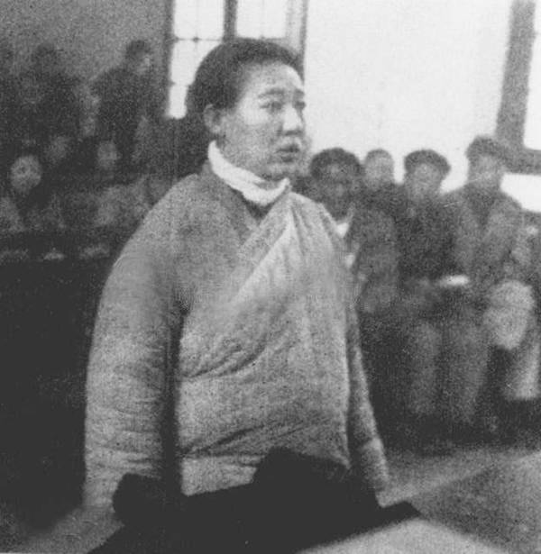 川岛芳子(两人证声称：川岛芳子没死，还活到了1978年，一人从小和其生活)