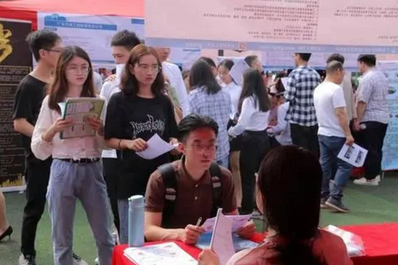 备受00后追捧的热门专业，90后表示看不懂，真的有前途吗