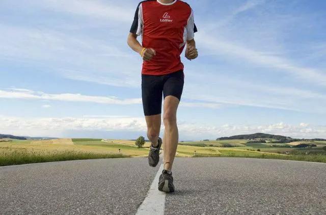 新手跑者不能随性而跑,那么,该怎样合理地安排日常跑步呢?