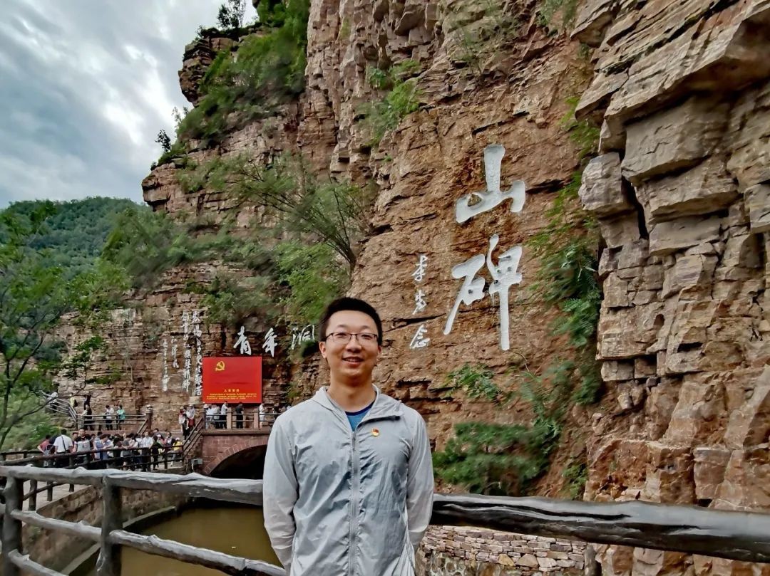 惊艳！北京“双一流”名校2021级新生辅导员集体亮相，网友：眼前一亮！