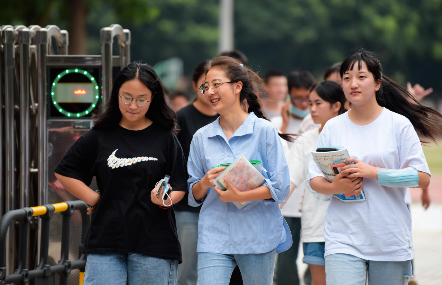 辽宁这所大学退步明显，曾是全国重点高校，如今没落为普通本科