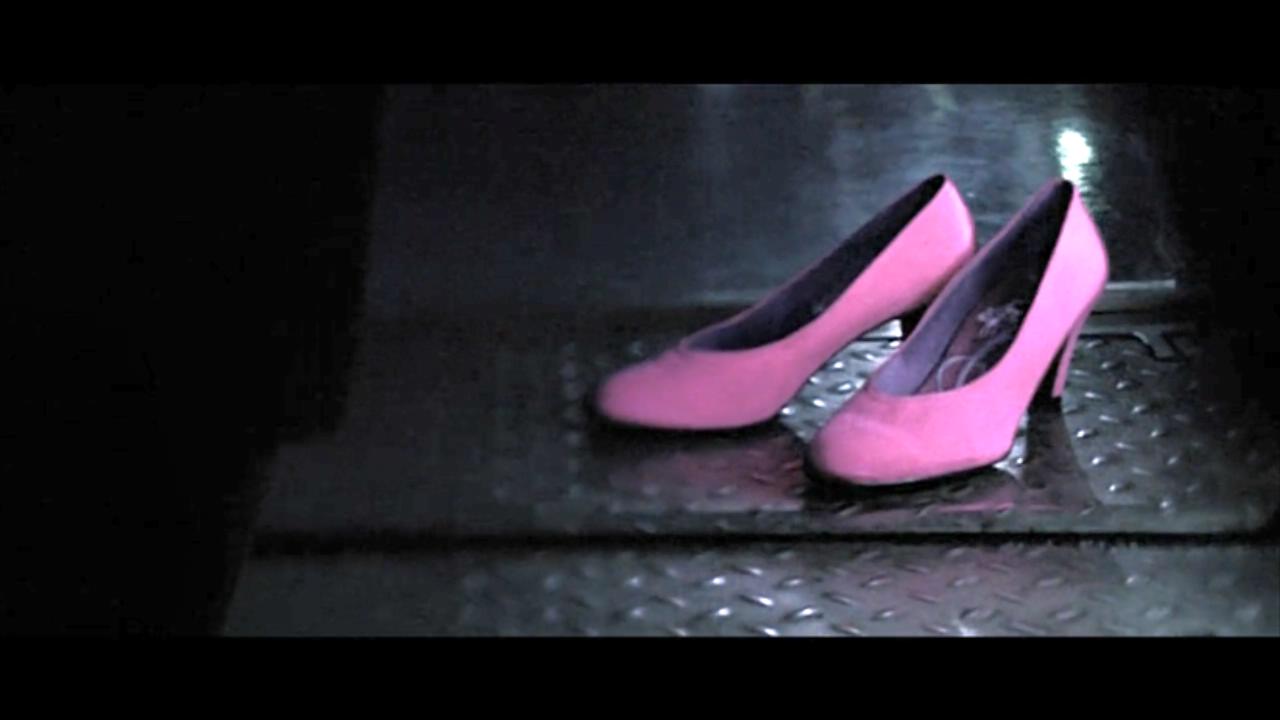 女子为一双鞋竟杀了丈夫和女儿？详解韩国恐怖片《粉红色高跟鞋》