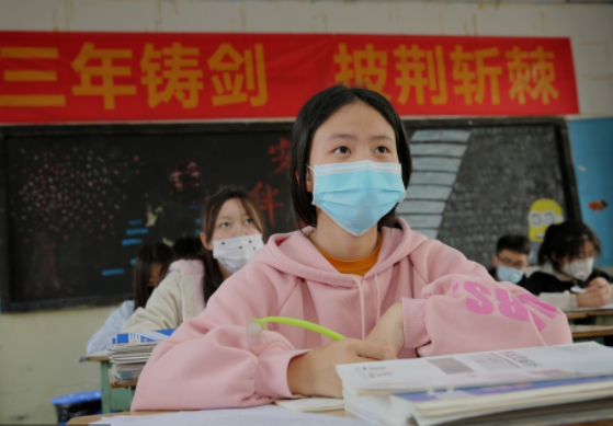 中国“最难”考试排名出炉，高考排进前三名，榜首不仅仅要靠努力