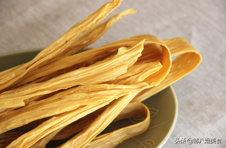 冬天到了，别再用冷水泡腐竹，教你一招，20分钟泡好柔软不夹生