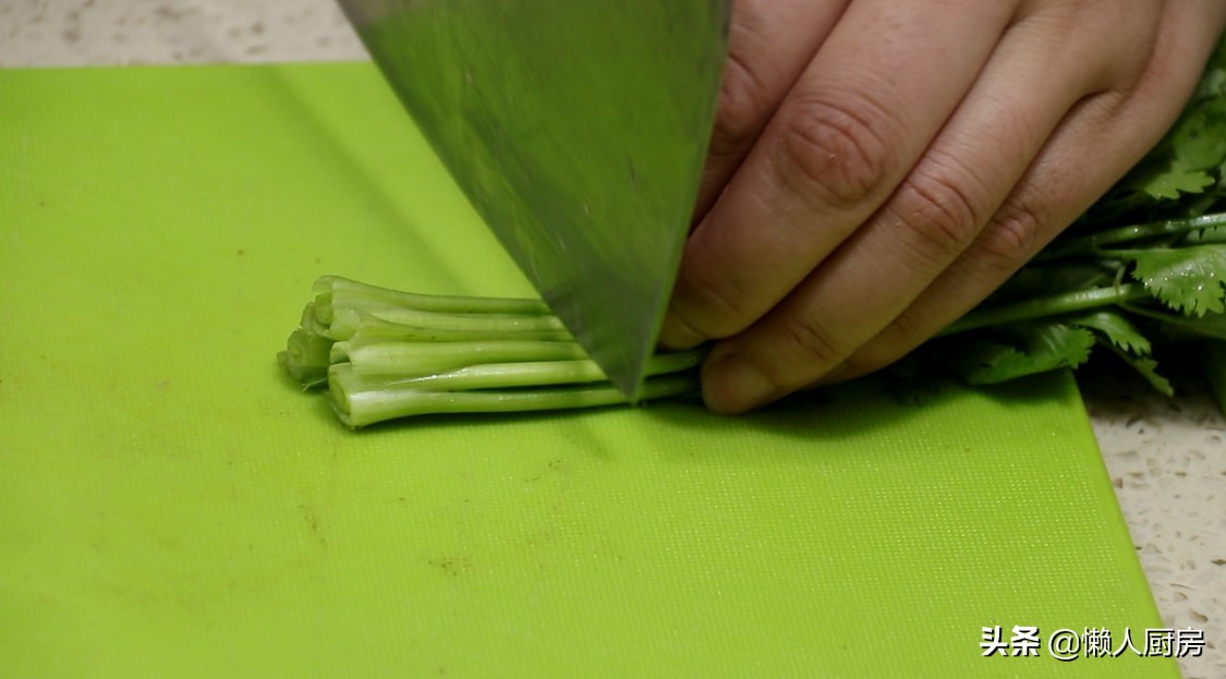 豆腐遇到它就这样炖，好吃极了，营养丰富，又鲜又嫩