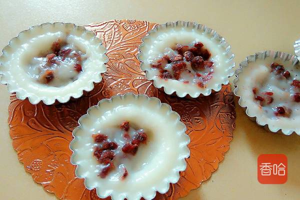 学校门口的热门小吃，要排队才能吃到，一个1元钱，好吃又不贵