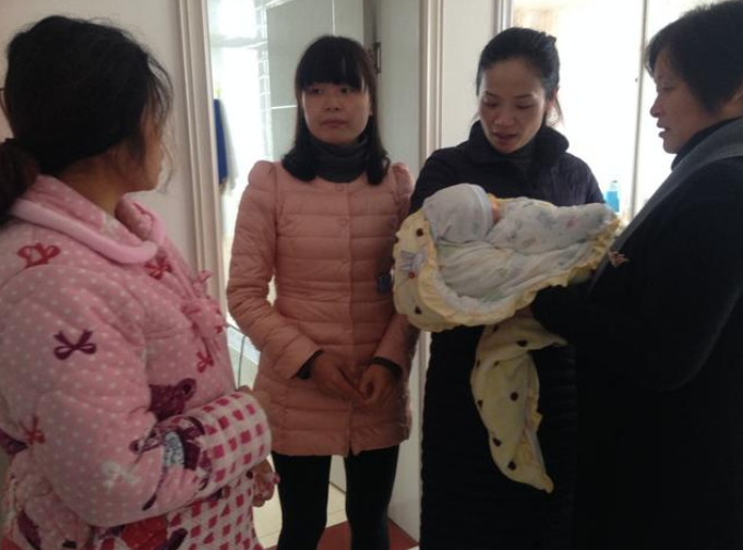 宝妈生完娃后，出月子就来“大姨妈”，和1年后来的区别