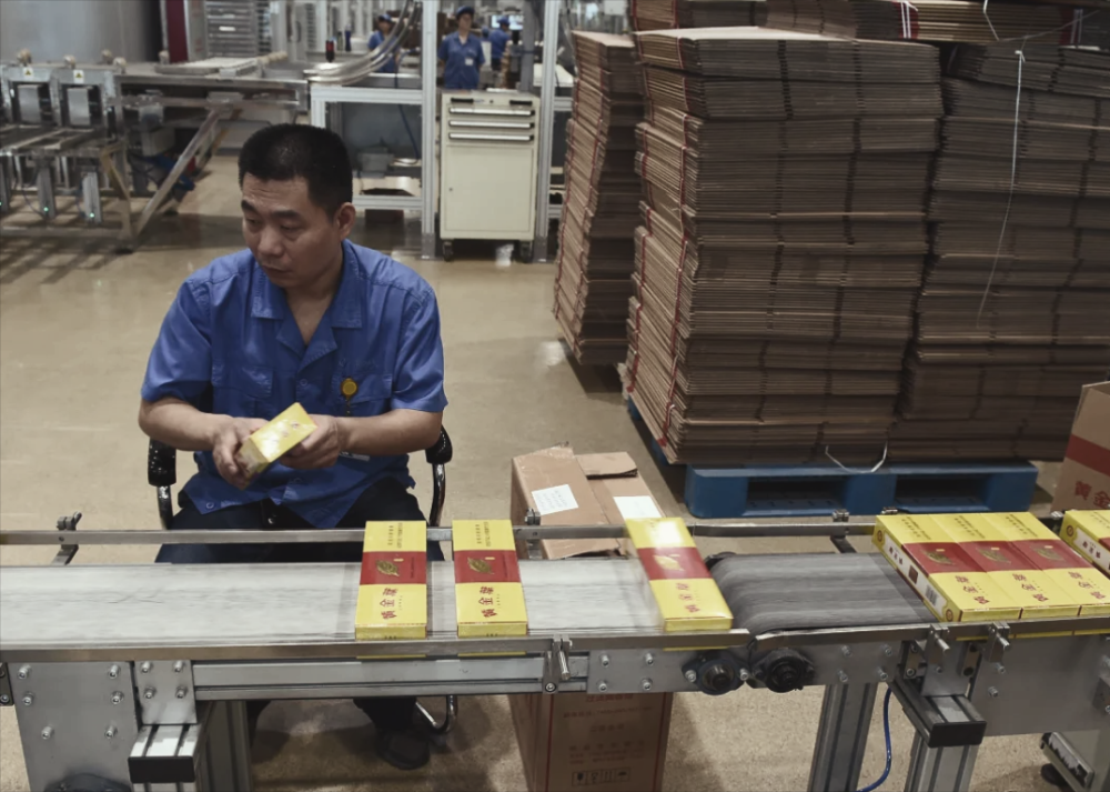 深圳中学招聘教师，清北博士扎堆，工资很诱人，算不上人才浪费