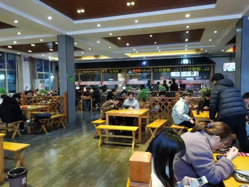 回味洛阳工学院北院的标志性建筑