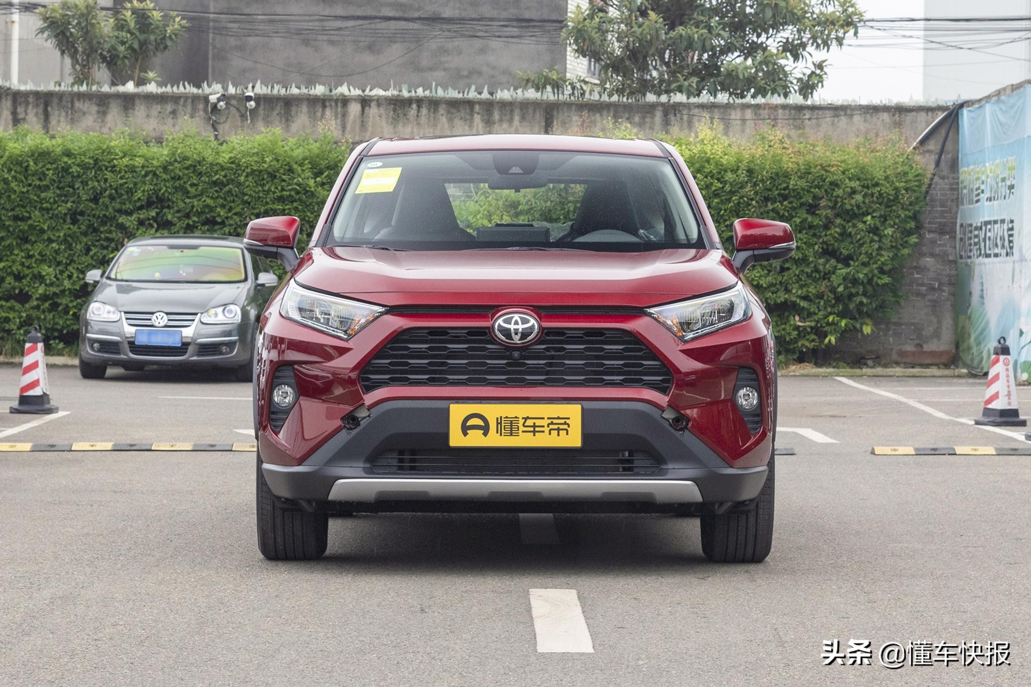 第五代途胜L对比丰田RAV4荣放，谁才是合资SUV的优等生？