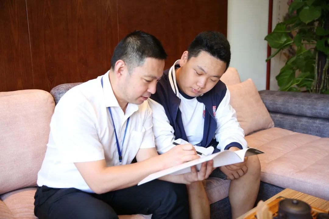 投资10亿，坐标布吉，这是一所被低估的宝藏学校