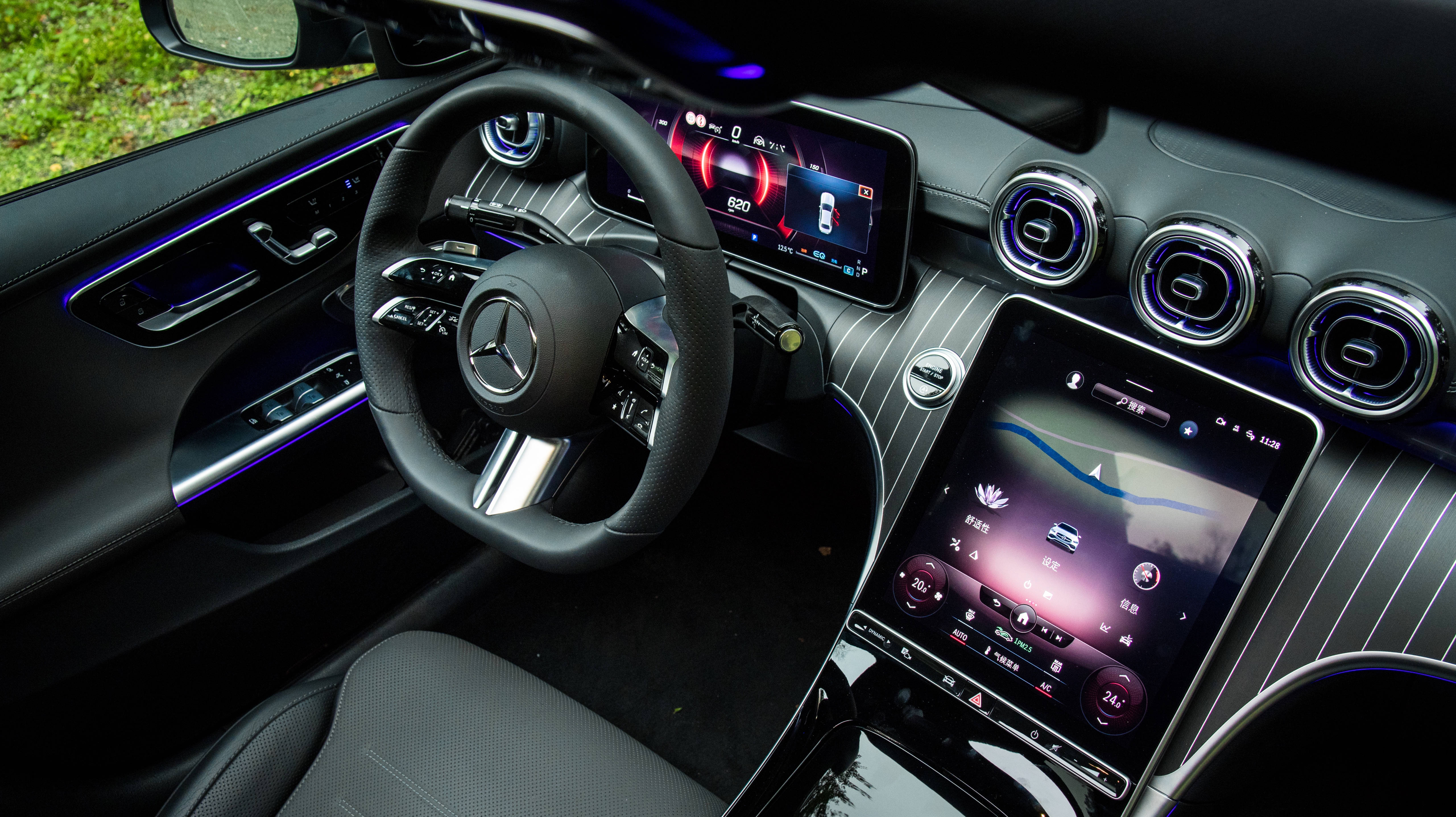 全新一代奔驰c260l:拼科技体验的年代,我"小s"会输?