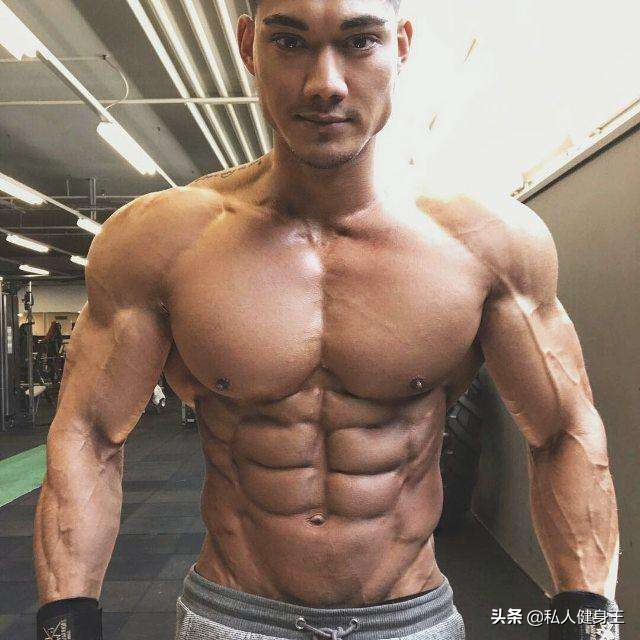 肩部训练，5个动作，打造强壮三角肌，让肩膀泵感十足
